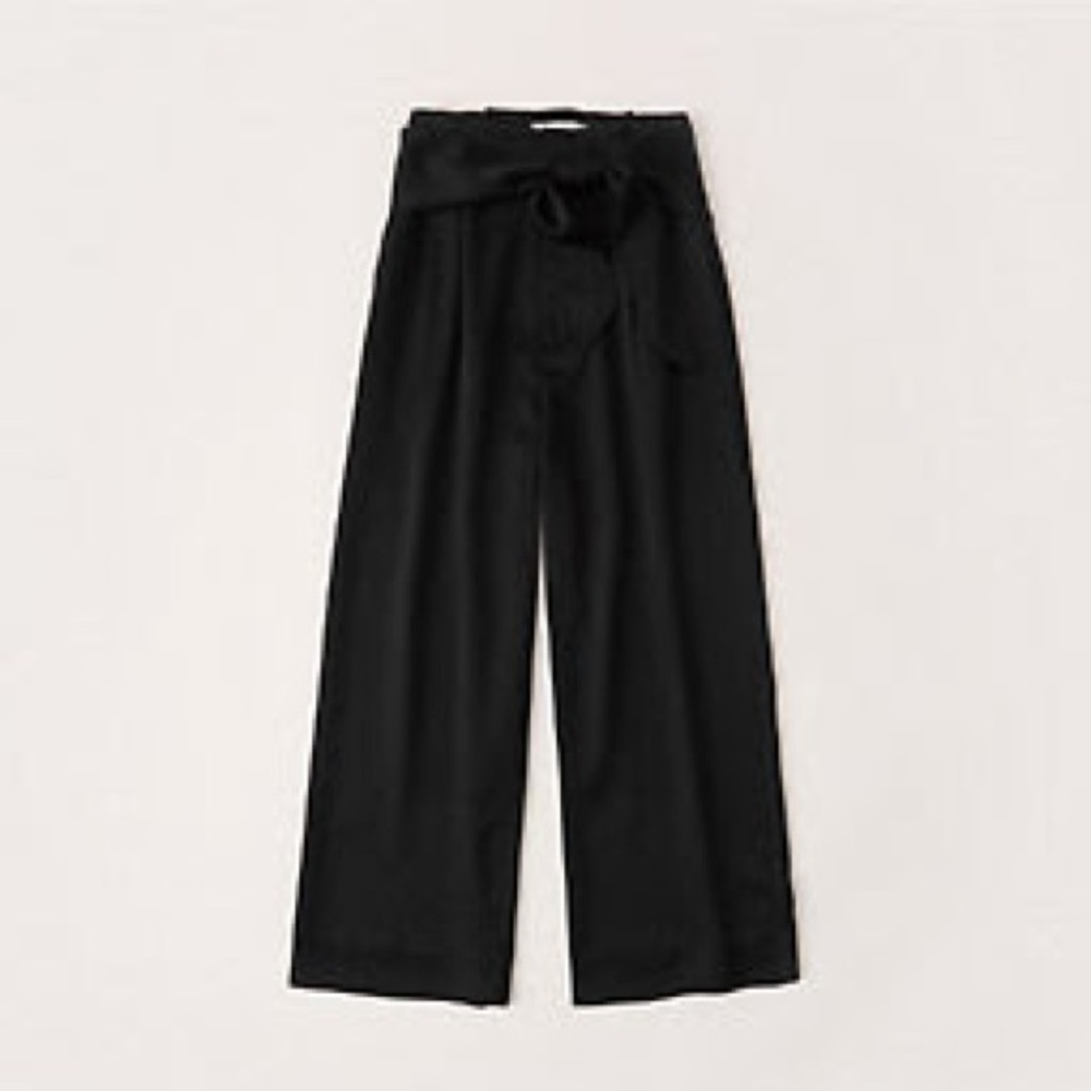 Abercrombie & Fitch black silky slacks with tie XS short NWT